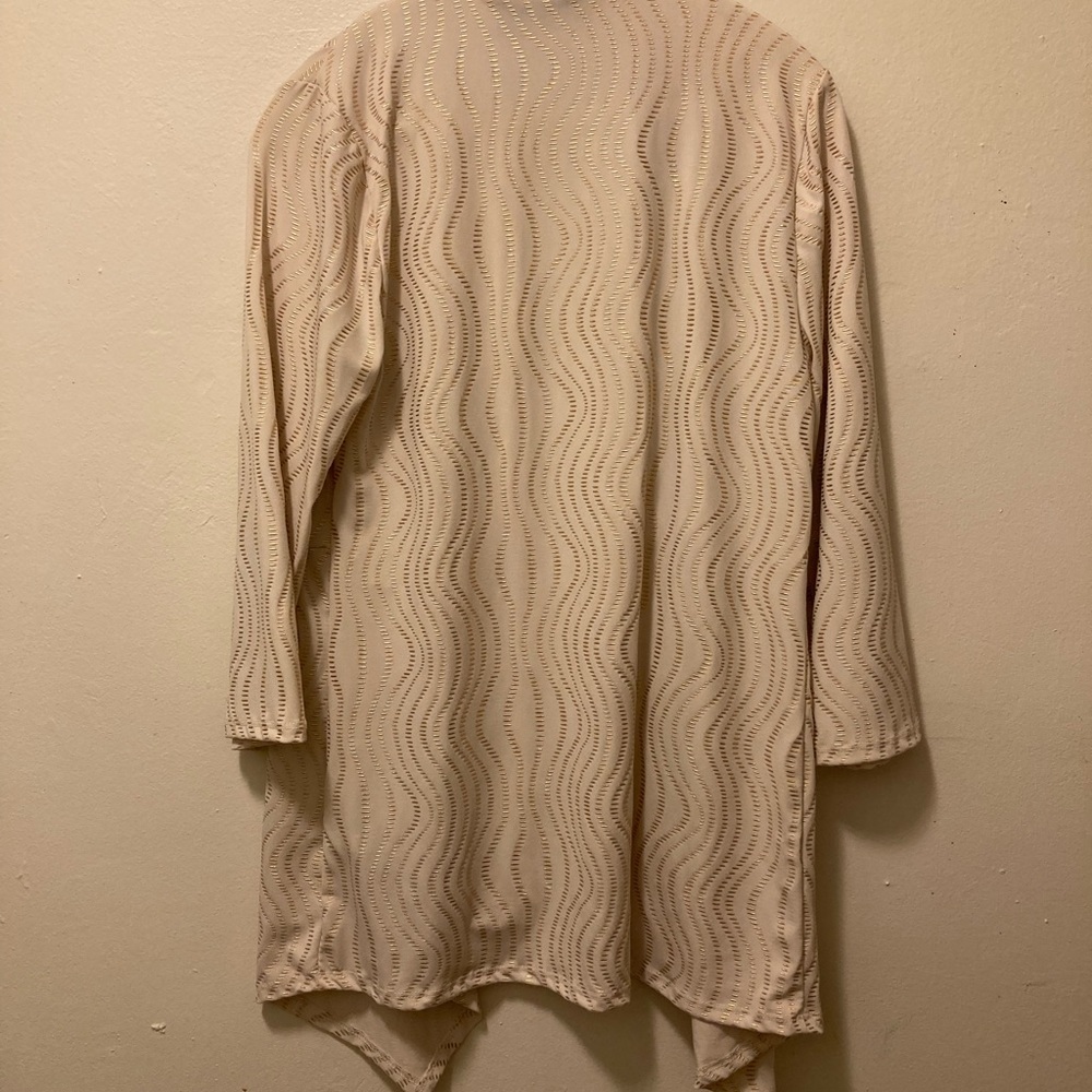 Chicos Travel Collection White and Gold Draped Cardigan Size Small Medium - Picture 5 of 9
